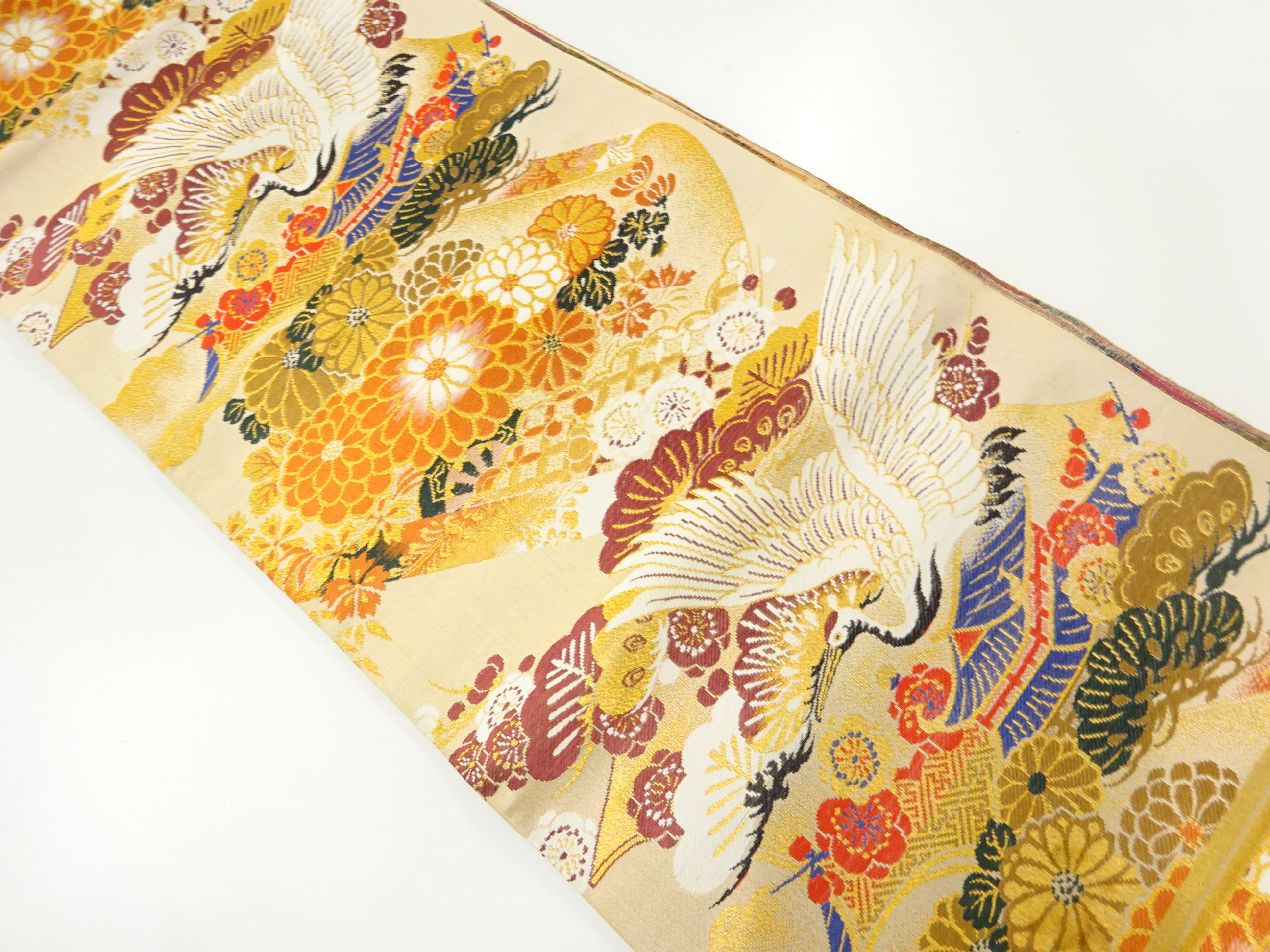 アンティーク　松鶴に菊模様織出し丸帯帯側（材料）